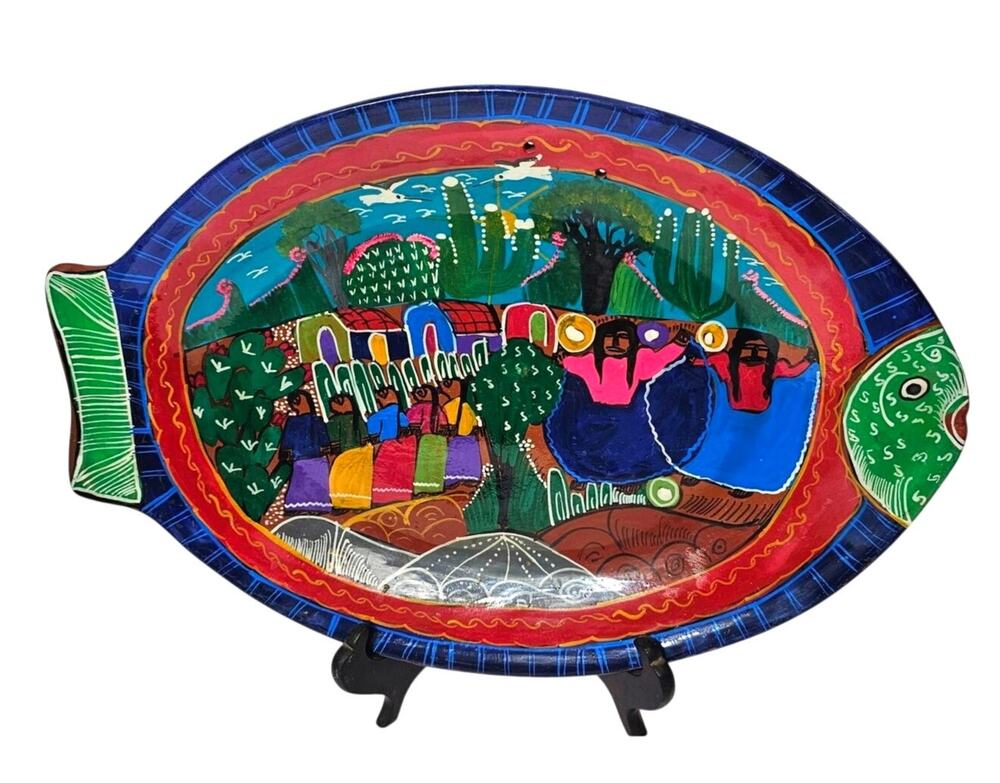 Mexican Folk Art Fish Platter Hand Painted Village Scene 13.25"